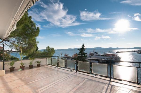 Amazing Seaview Apartment With A Balcony Near The Beach - Kneza Trpimira I Zadar Exterior foto